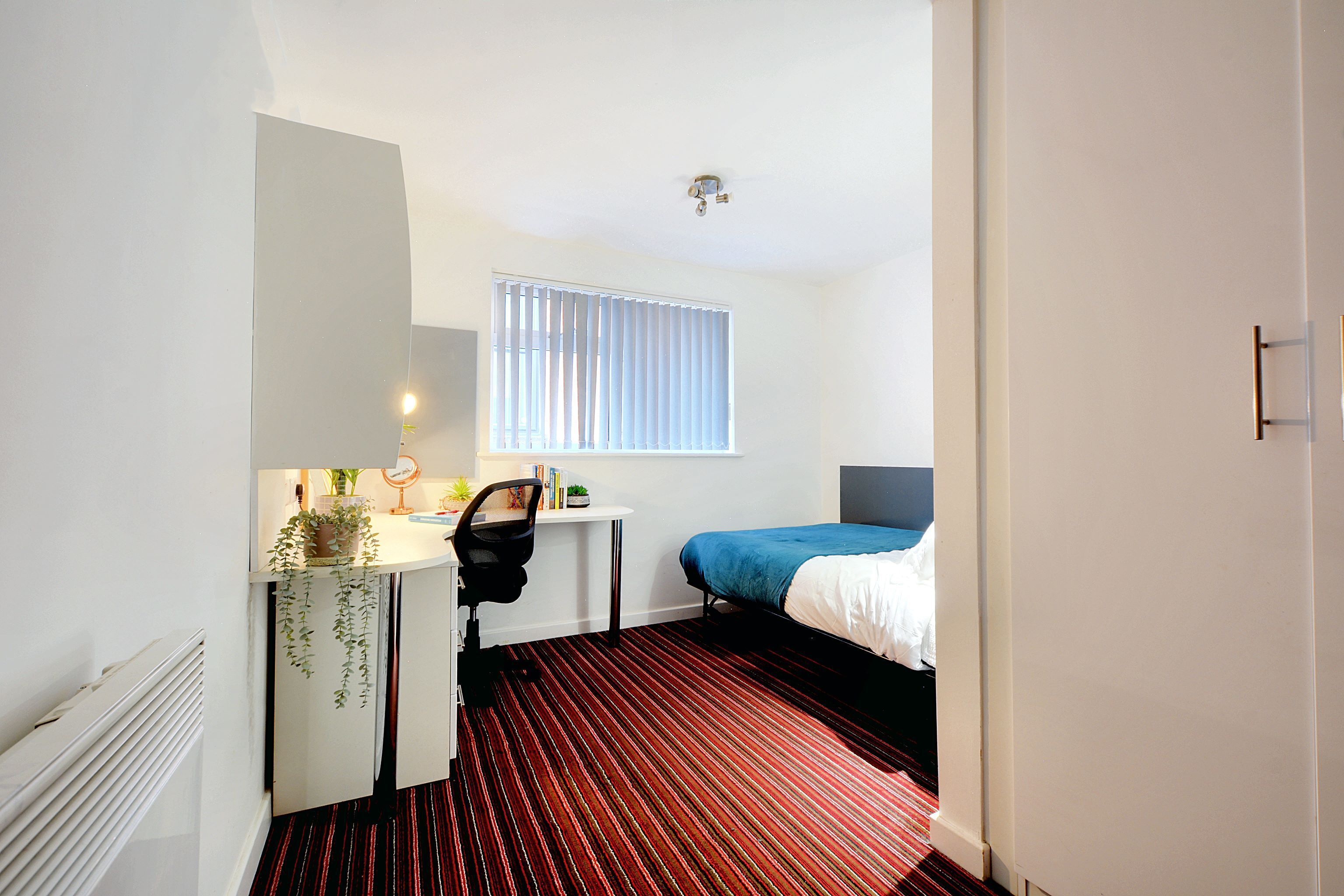 2 Bed Bronze Plus - room
